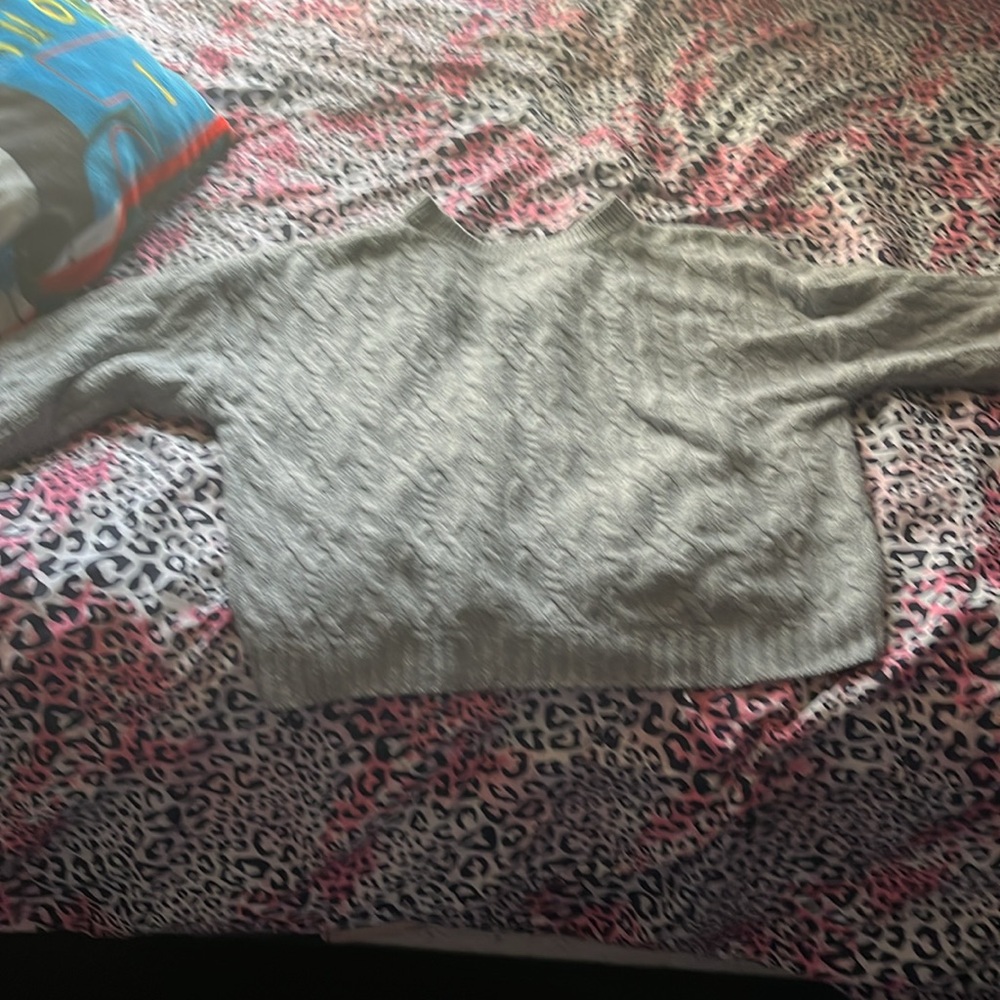 Gray sweater - Picture 2 of 4